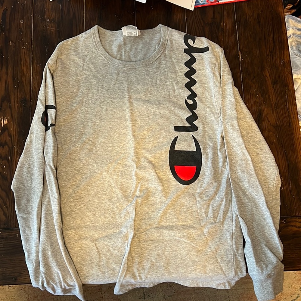 Mens long sleeve champion. Size medium